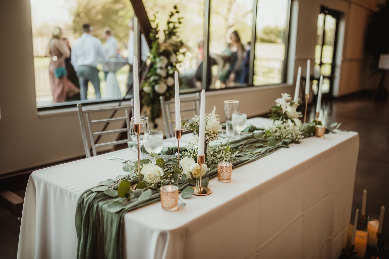 Roses & Mint Florals in Saint Charles