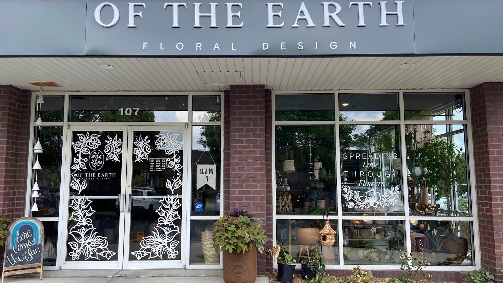 Of the Earth Florals in Lincoln