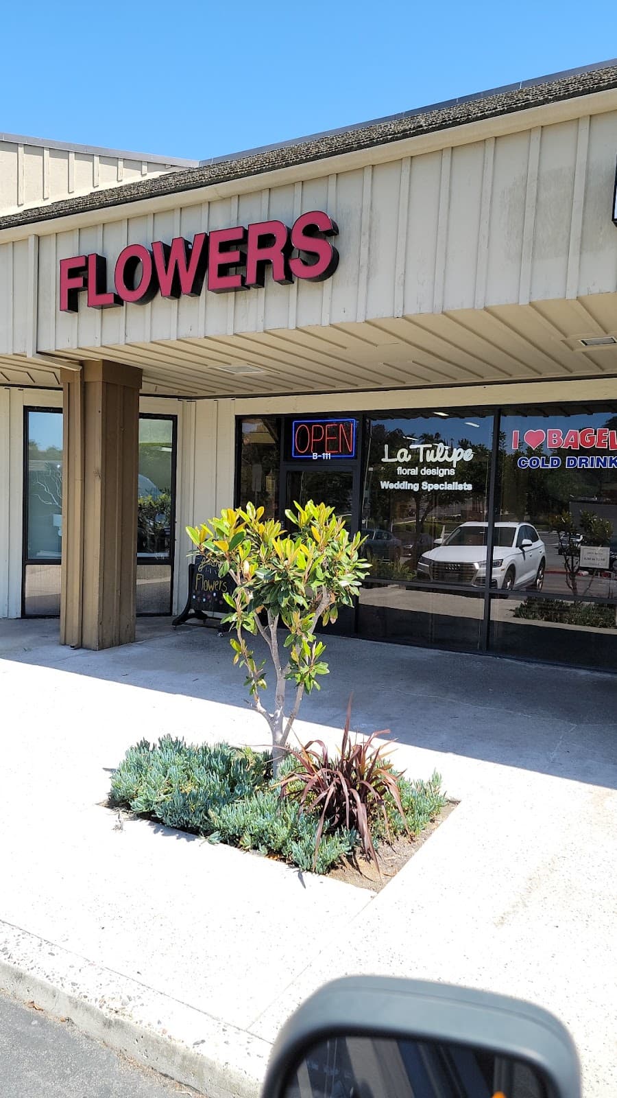 La Tulipe floral designs in Laguna Niguel