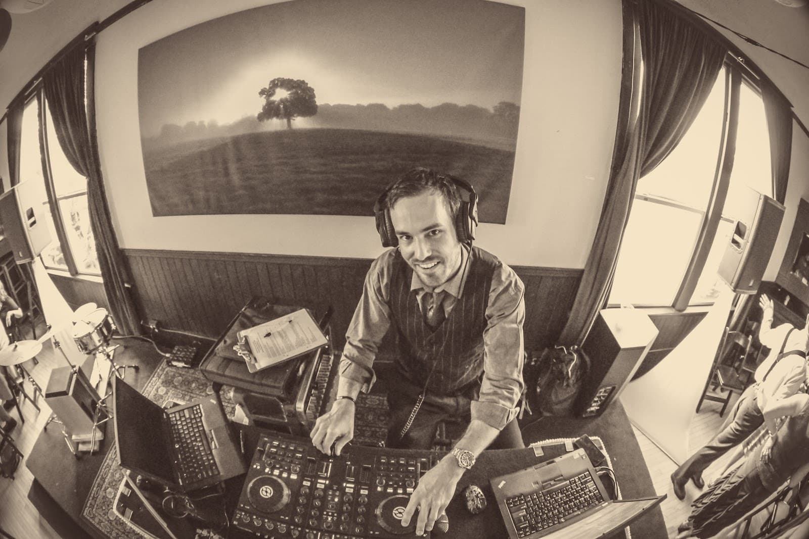 Noteworthy DJs & Photo Booths in Portland